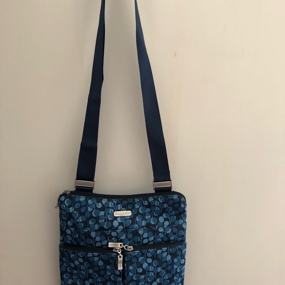 Baggallini Handbags - Baggallini Horizon crossbody bag NWOT